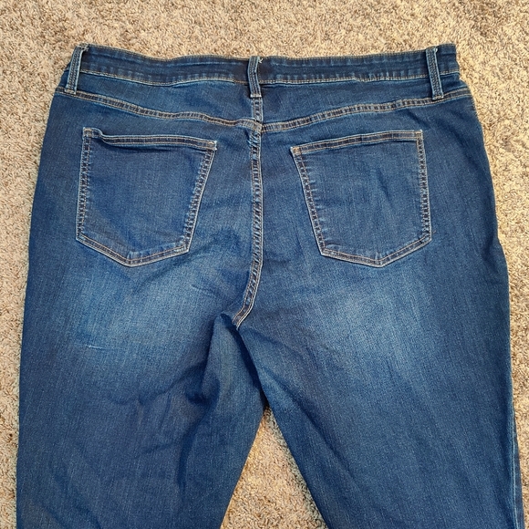 Ava & Viv Medium Wash Skinny Jeans - Picture 4 of 6